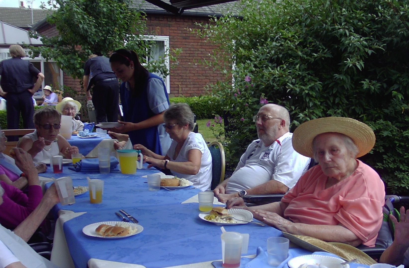 Summer barbecue in the Sunnyside garden