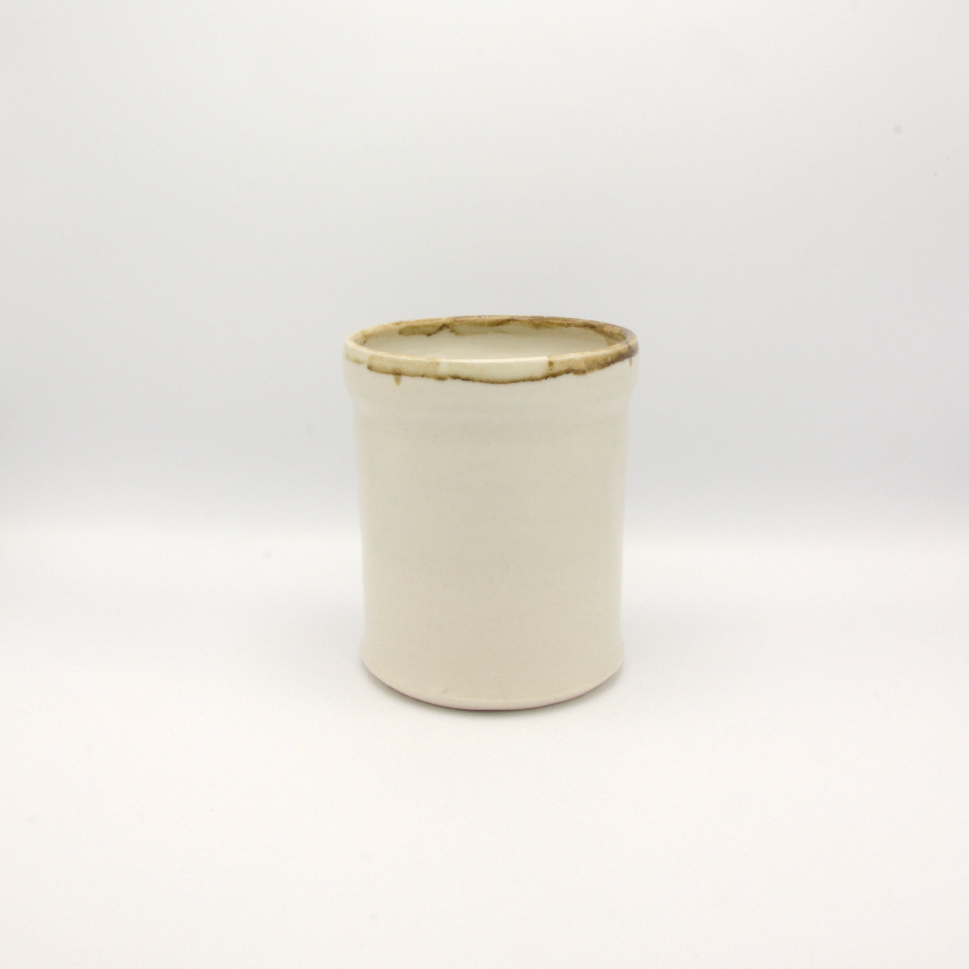 Utensil Holder with Rusted Rim