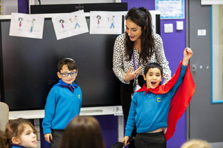 UK: Gesher School receives award for mental health