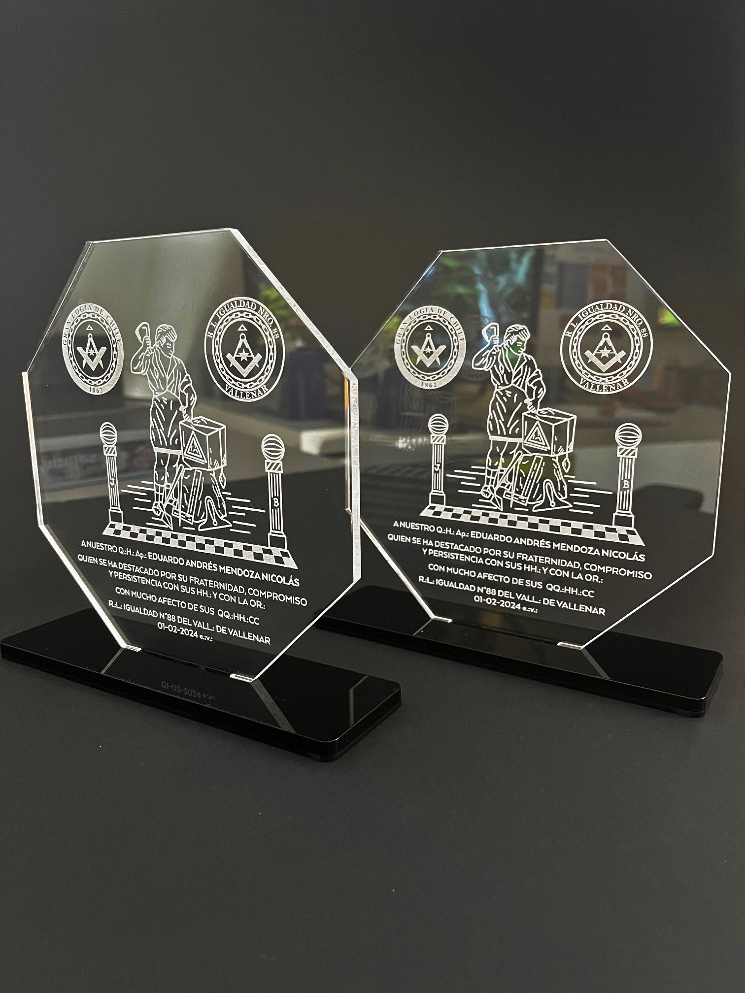 ACRI2349 - Galvano Acrílico Octagonal (valor neto) desde: