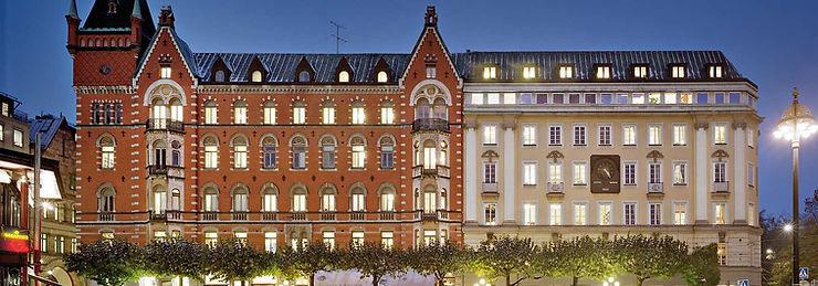 Front facade of the Nobis hotel