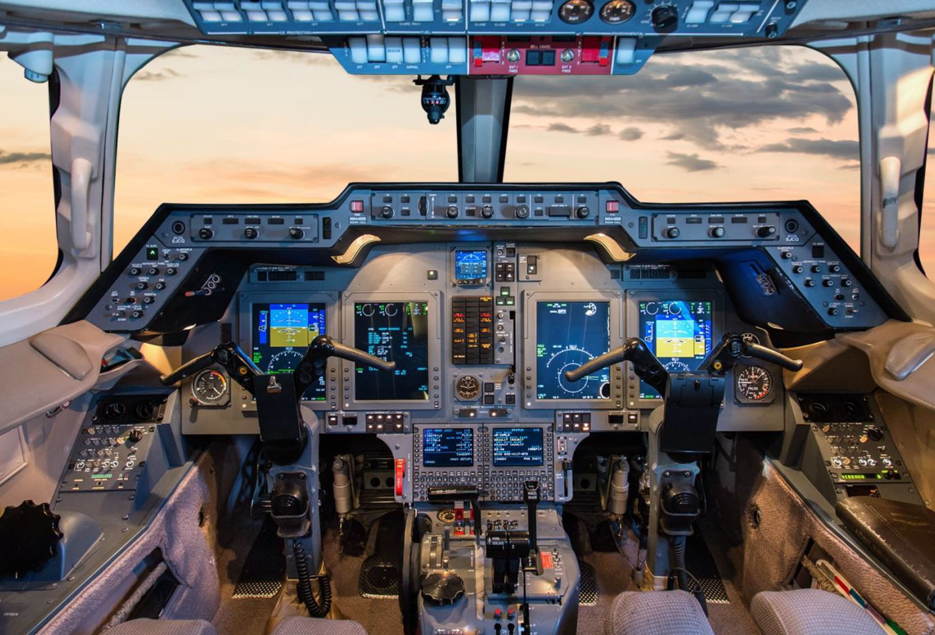 Southern Jet - Hawker 800 - N944BB - Private Jet Charter ...