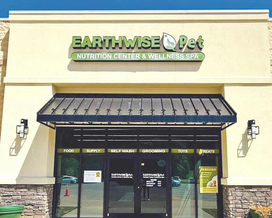 Earth Wise Pets Celebrates Grand Opening