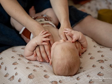 Babymassage vroedvrouw Mona (3).jpg