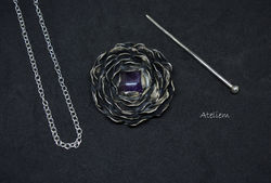 Pendentif et broche
