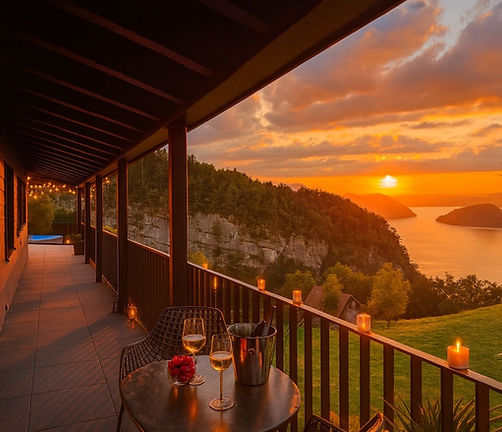 Grosser Panorama-Balkon mit Sonnenungtergang