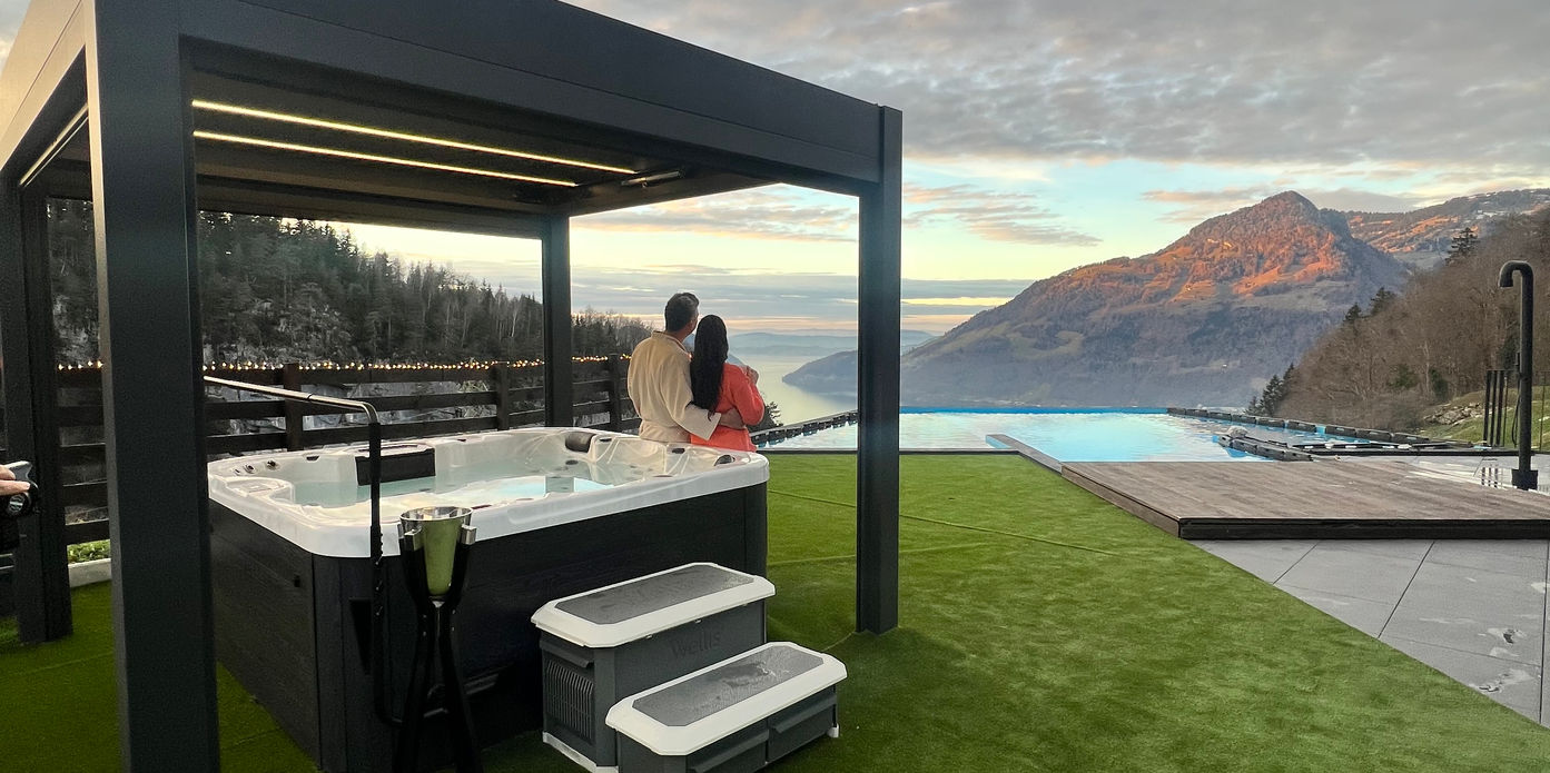 Villa Tauris, Luxusvilla in Emmetten (Nidwalden) mit spektakulärer Höhenlage und Fernsicht über Alpen, Vierwaldstättersee und Schwarzwald.