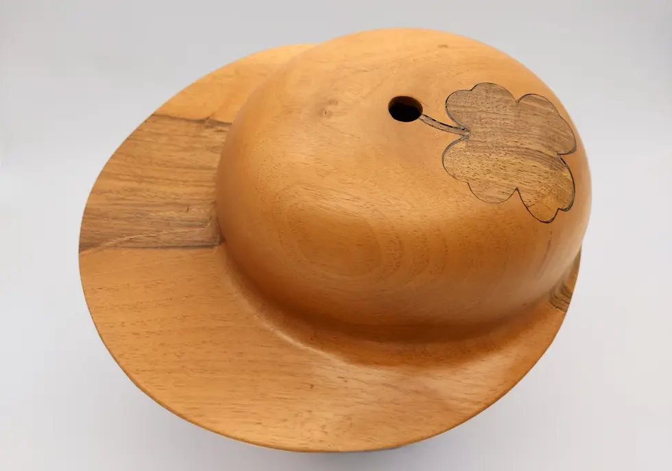 Sličica: Lesena Ženska Kapa