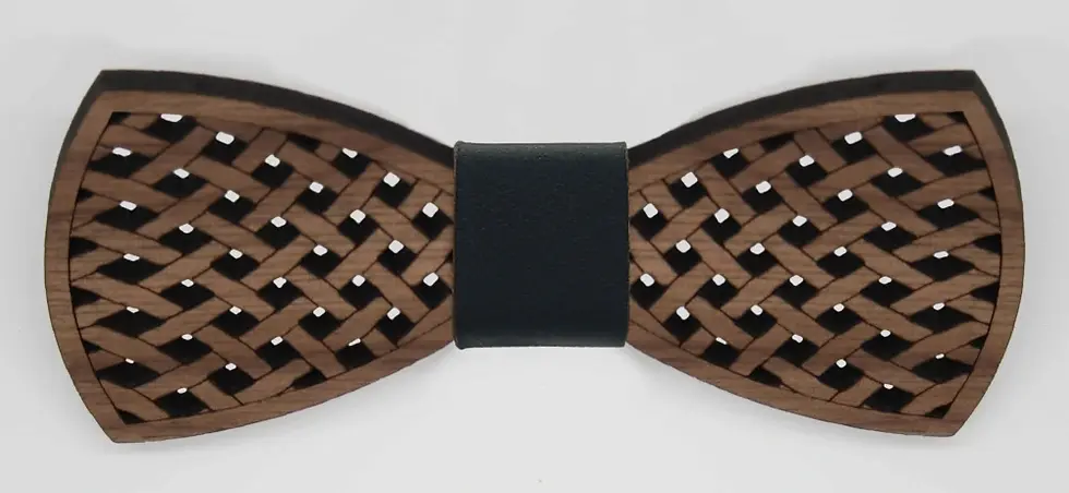 Sličica: Leseni metuljček. Barvo traka na sredini je možno poljubno izbirati.