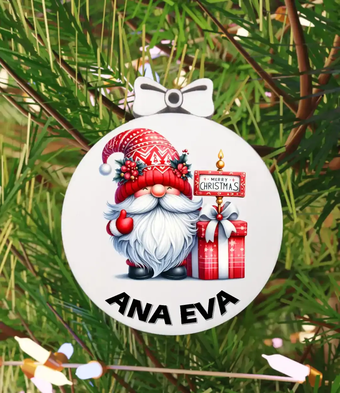 tiskani božični leseni imenski okrasek božiček škrat