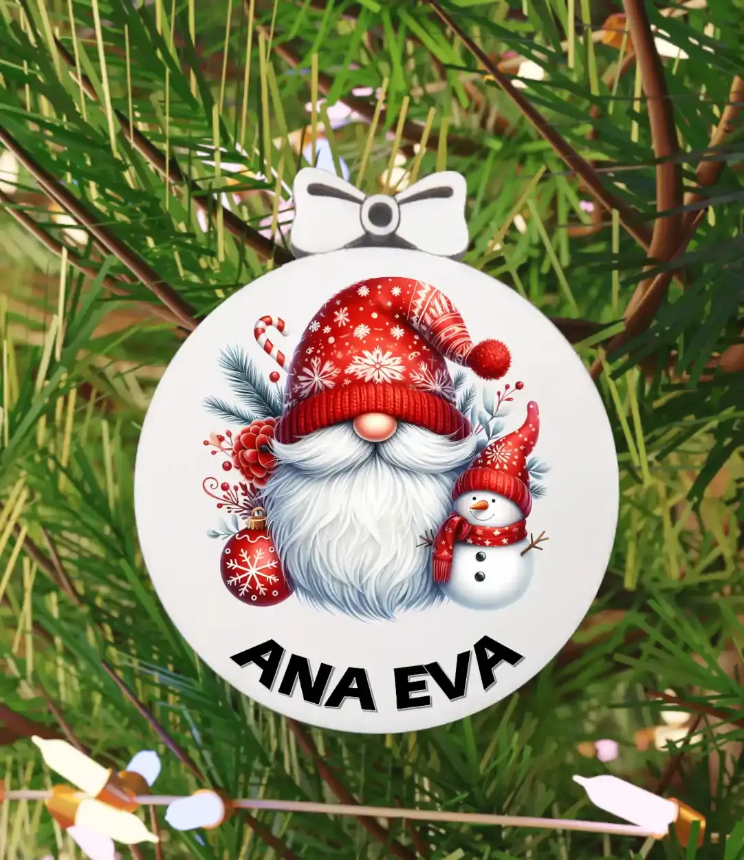 tiskani božični leseni imenski okrasek božiček škrat