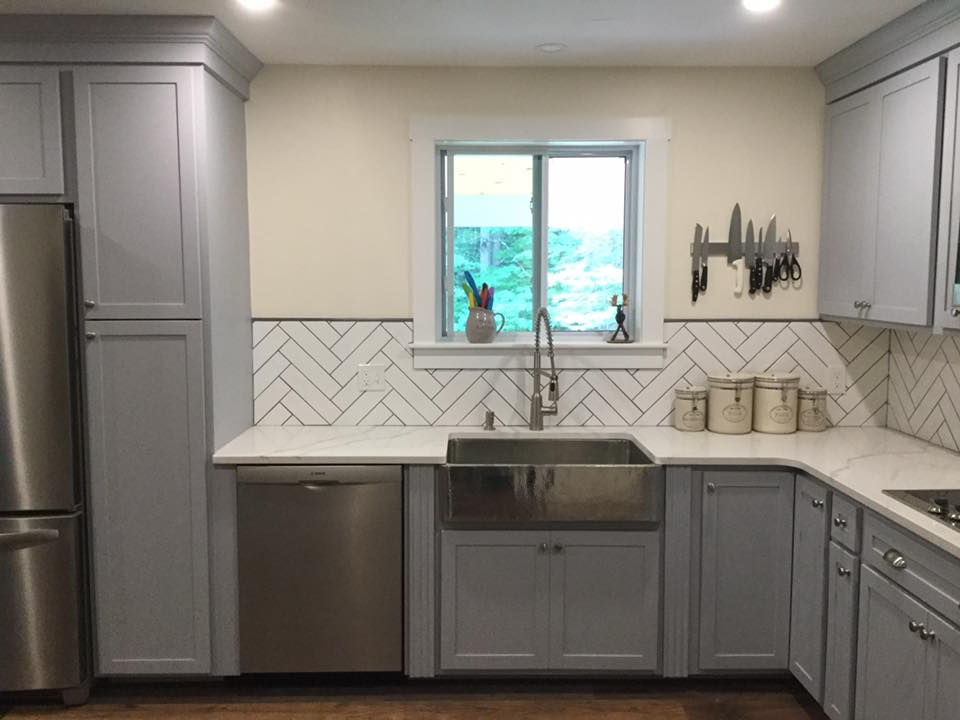 Farmers sink with an amazing view.