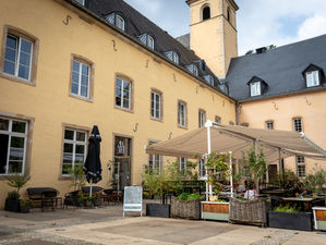 Photo of the brasserie terrace. 