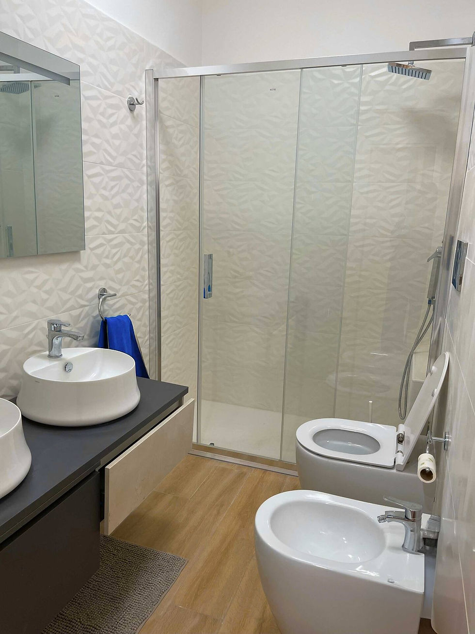 vitto bagno due lavabi