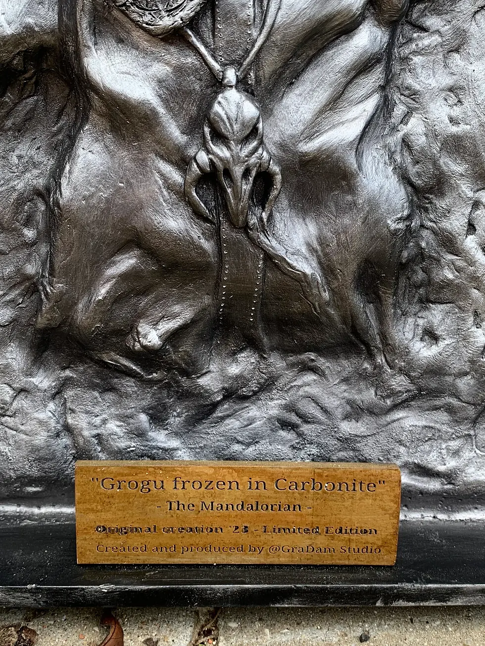 Miniatura: Grogu Frozen in Carbonite – Props Replica Star Wars