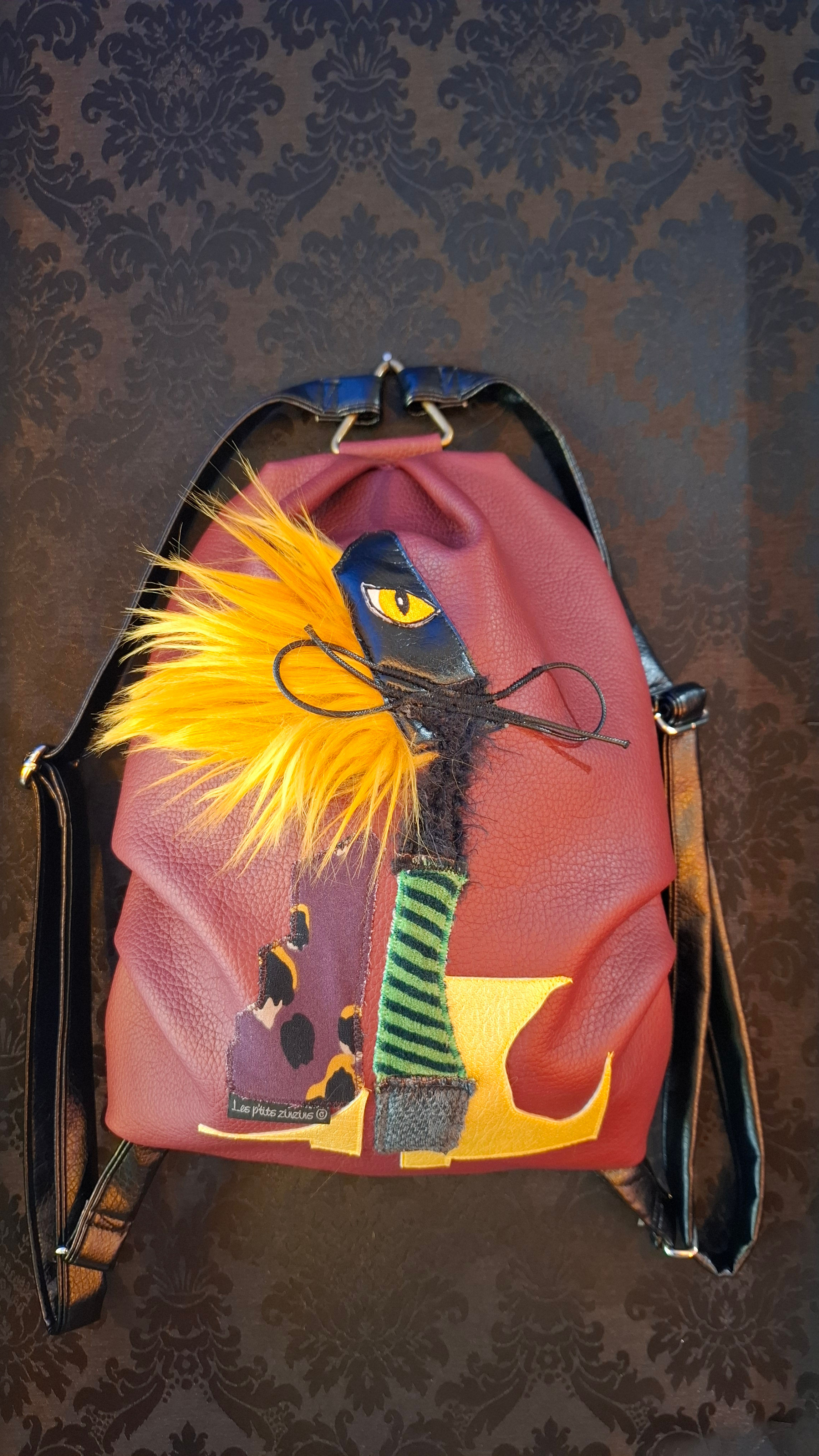 Sac à dos chat poilu