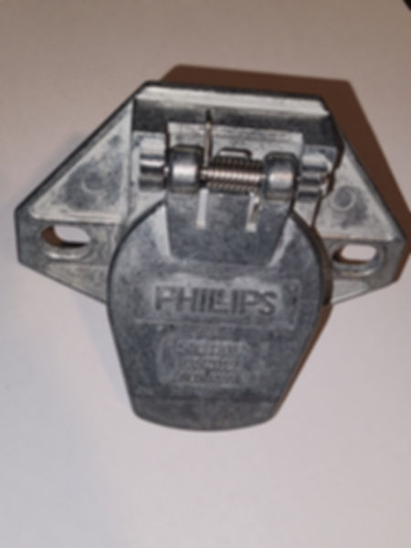 Horizontal 2 Pin Socket