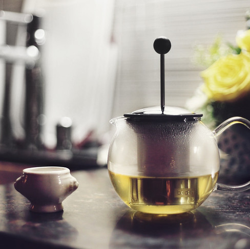 温かい飲み物　ハーブティー　ノンカフェイン