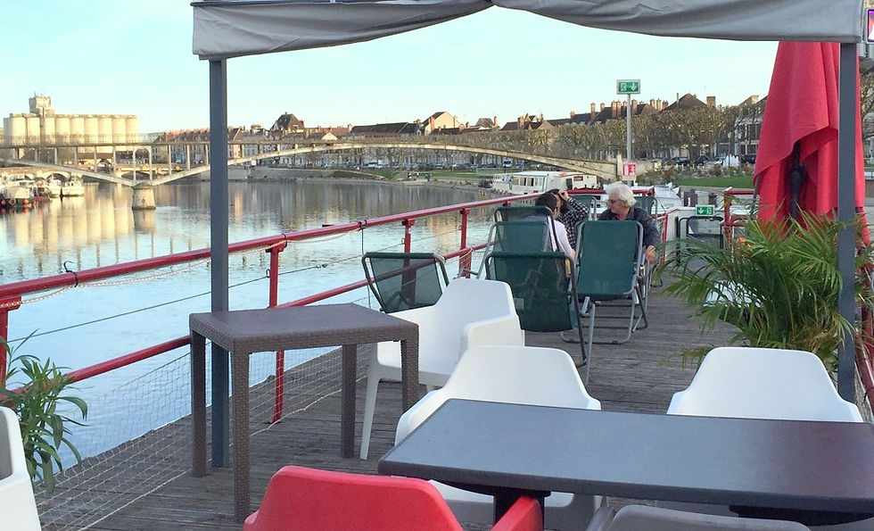 terrasse le maurey.JPG