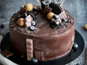 Mastering the Art of Cake Selection: How to Choose the Right Baker for Your Custom Cake