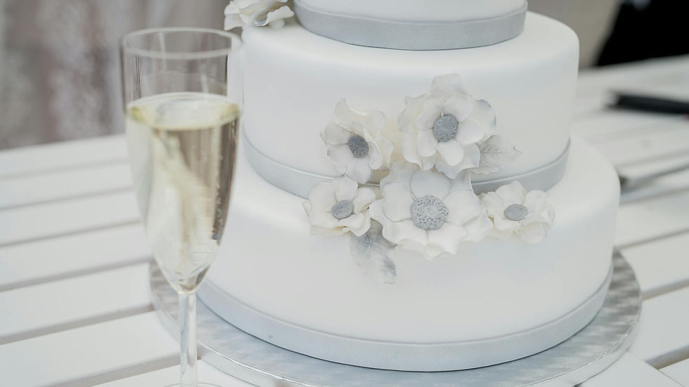 Bespoke Birthday Cakes Belgium: Leuven Luxury