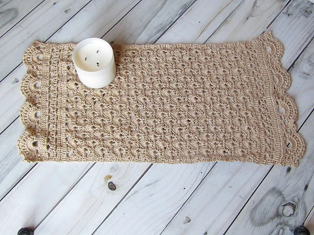 Thumbnail: My First Tablerunner