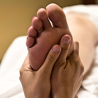 foot-massage-2277450_1920.jpg