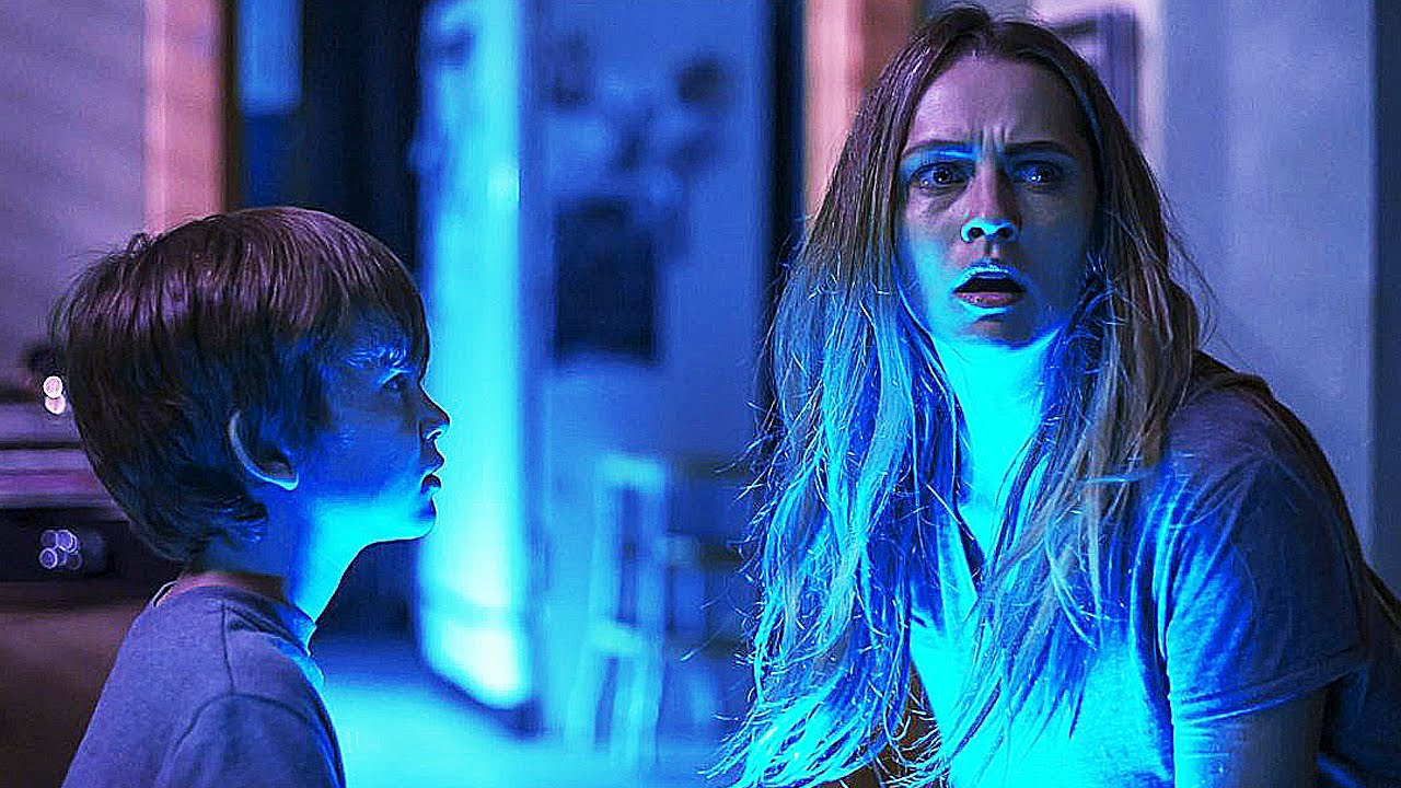 Lights Out: A Satisfying Treat for Horror Fans (Blu-ray)