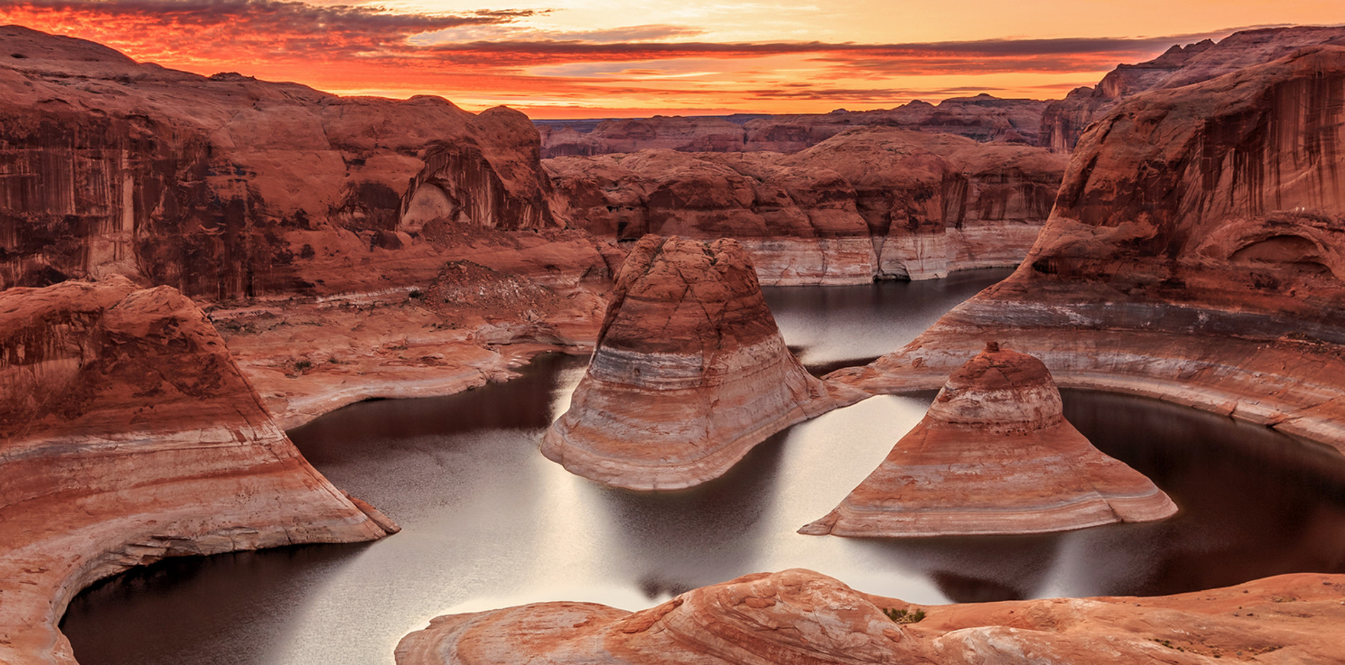 Amazing sunrise at Lake Powell, Utah, US