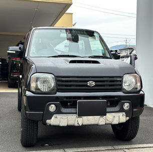 JB23ジムニー🚙錆の出てきたボンネットをラプターライナーで塗装!