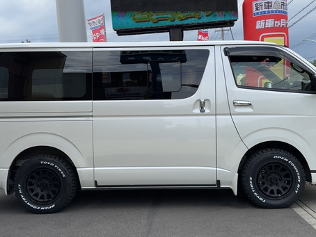 ハイエース200系🚙パーツお持ち込みでタイヤ・ホイールとテールランプ交換🛞