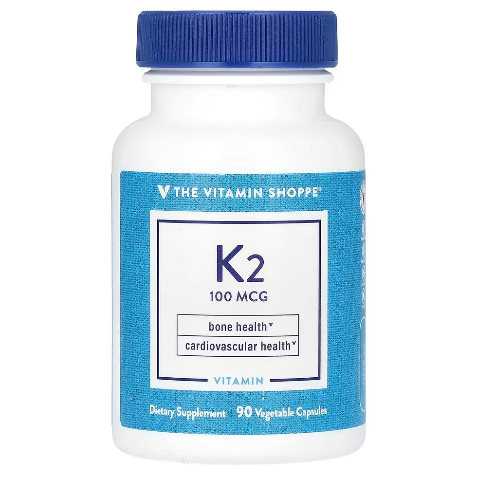 Frontal del frasco de Vitamina K2 de The Vitamin Shoppe, con información sobre su beneficio para la salud ósea y cardiovascul
