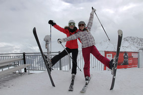 2018_pose1_powderfest