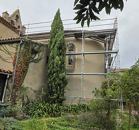 pose d'un échafaudage église