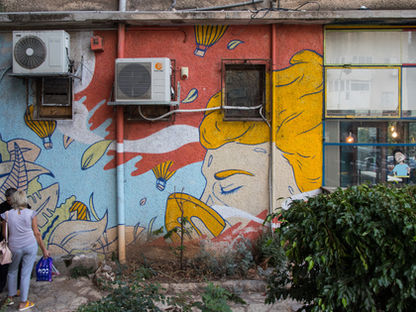 סיור וריאיון עם אומן הרחוב והמעצב EREZOO - ארז שמח