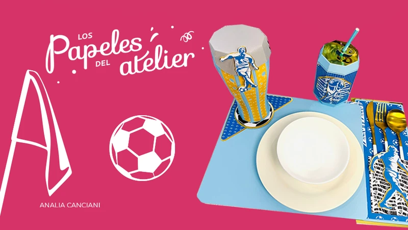 Individual de mesa temático de fútbol hecho en papelería creativa con plato, un vaso temático