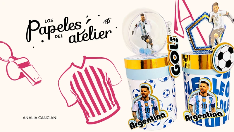Cajita de papel redonda con temática de fútbol y una esfera transparente arriba