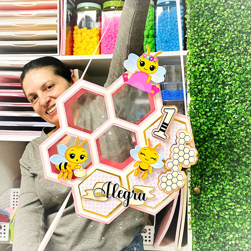 Así quedó nuestra piñata panal de abeja, ¡ideal para darle un toque original a tu fiesta!
