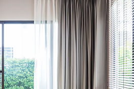 カーテンやブラインド