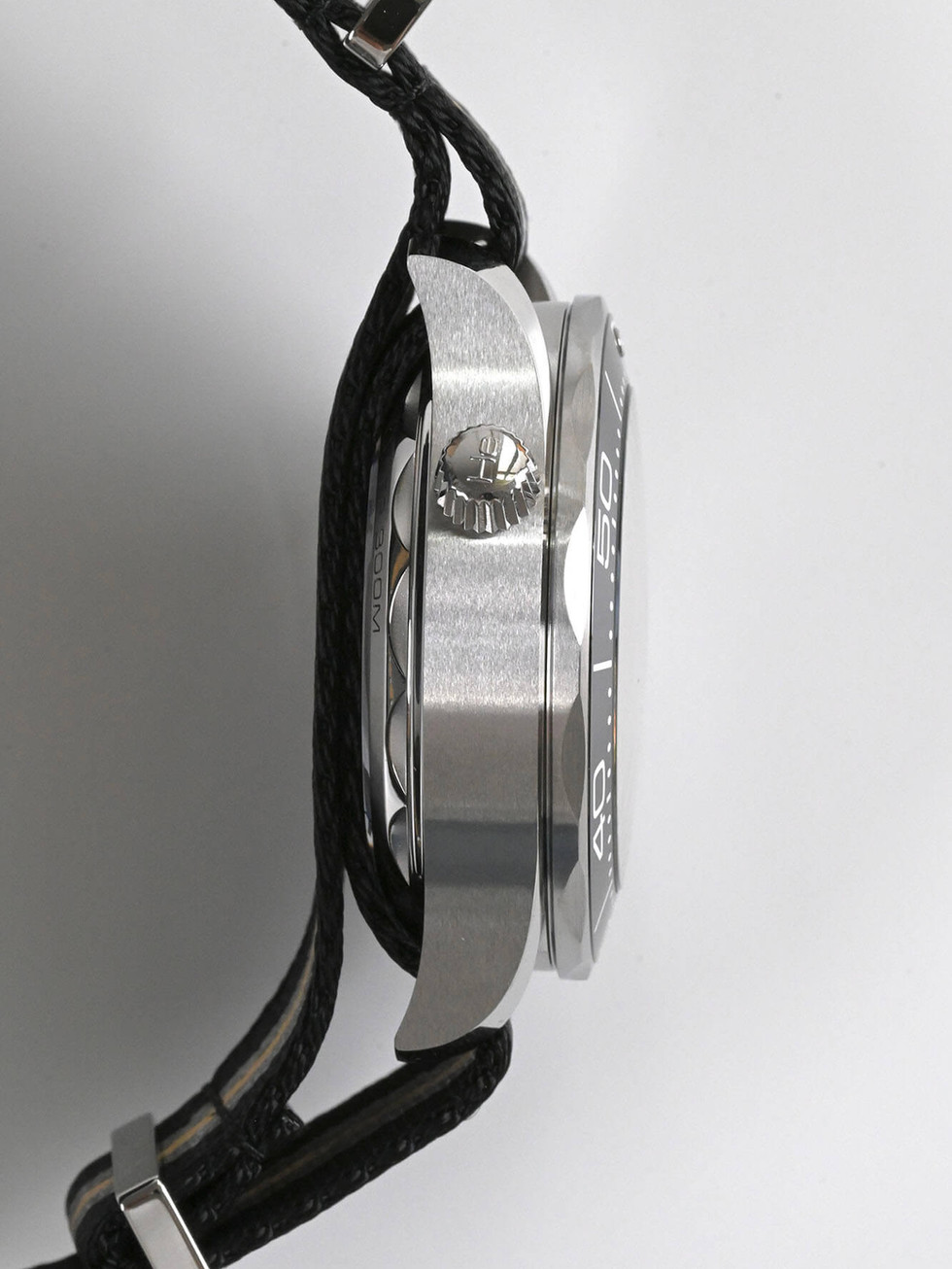 OMEGA Seamaster Diver 300M 007 First Light Reference 210.32.44.51.01.002 Avent0ri Side View 2