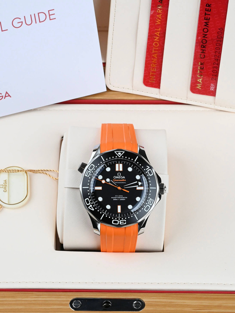 Timeless Luxury Watches OMEGA Seamaster Diver 300M Reference : 210.32.42.20.01.006 Avent0ri Full Set