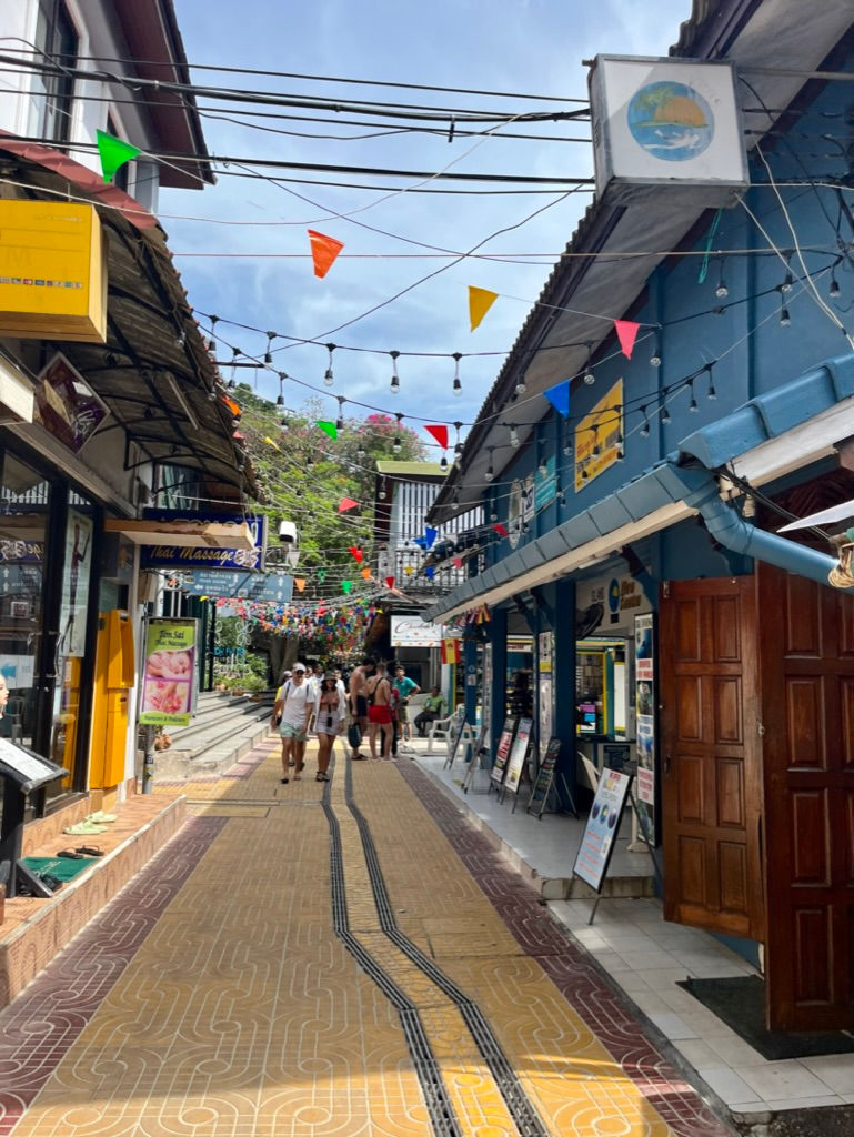 Chaos & Tranquility: Two Weeks in Thailand