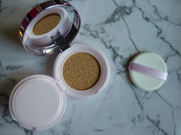 Revue: Fond de teint "Nude magique Cushion"