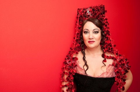 Marina Pardo as Mercedes