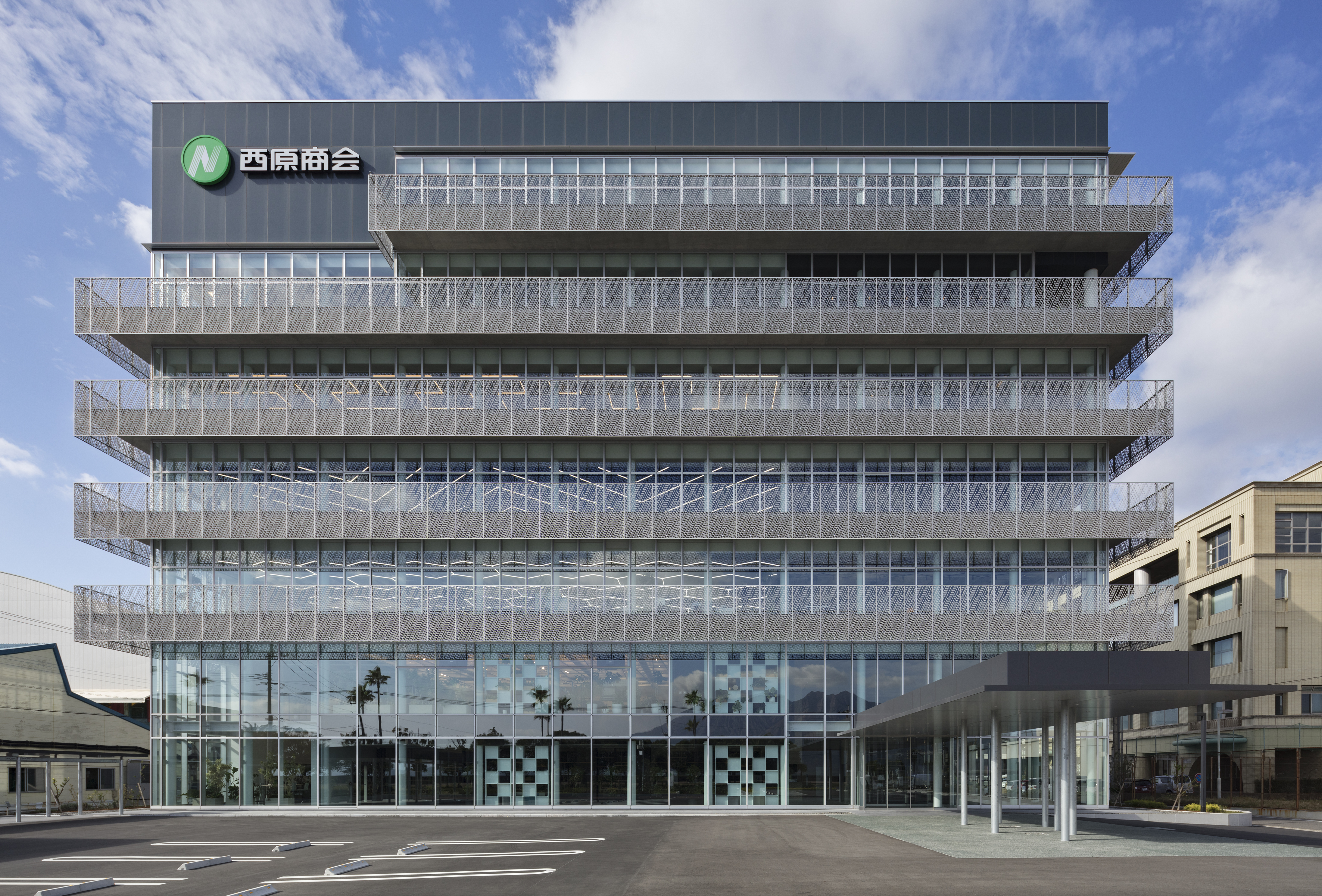 西原商会本社ビル Spinglass