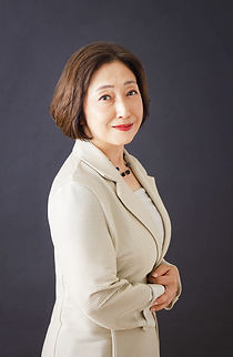 プロフィール写真_松岡恭子_リサイズ (2).jpg
