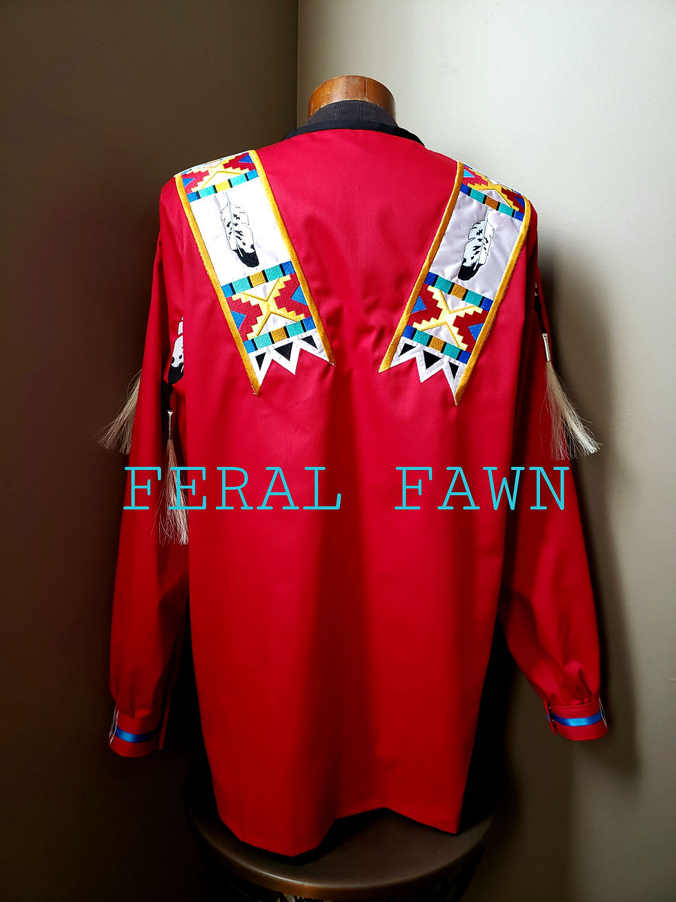 Thumbnail: Feather and Geometric Design Shirt with Horse Hair 