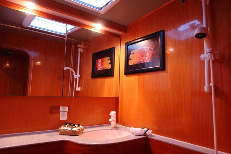 85ft Catamaran Seychelles Yacht Charter