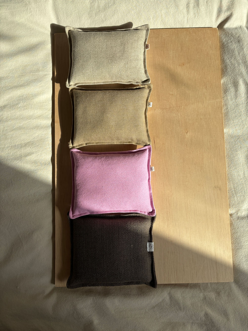 Thumbnail: Naaldviltkussens S roze canvas
