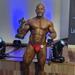 Candeiense Luis Santos se torna bicampeão baiano de fisiculturismo da Categoria Master 50